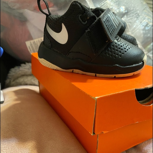 Toddler boy Nike shoes 3c - Picture 2 of 3